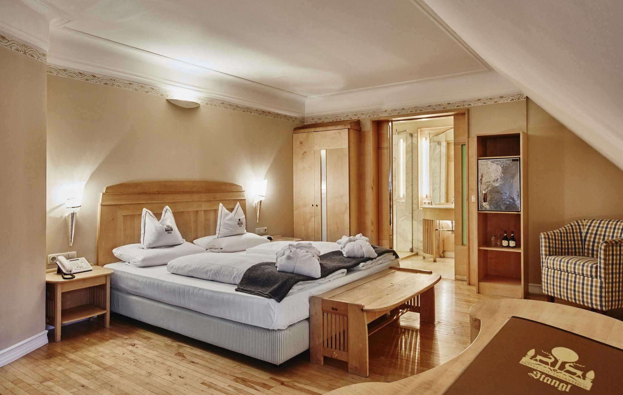 Hotel Gutsgasthof Stangl Vaterstetten Dış mekan fotoğraf